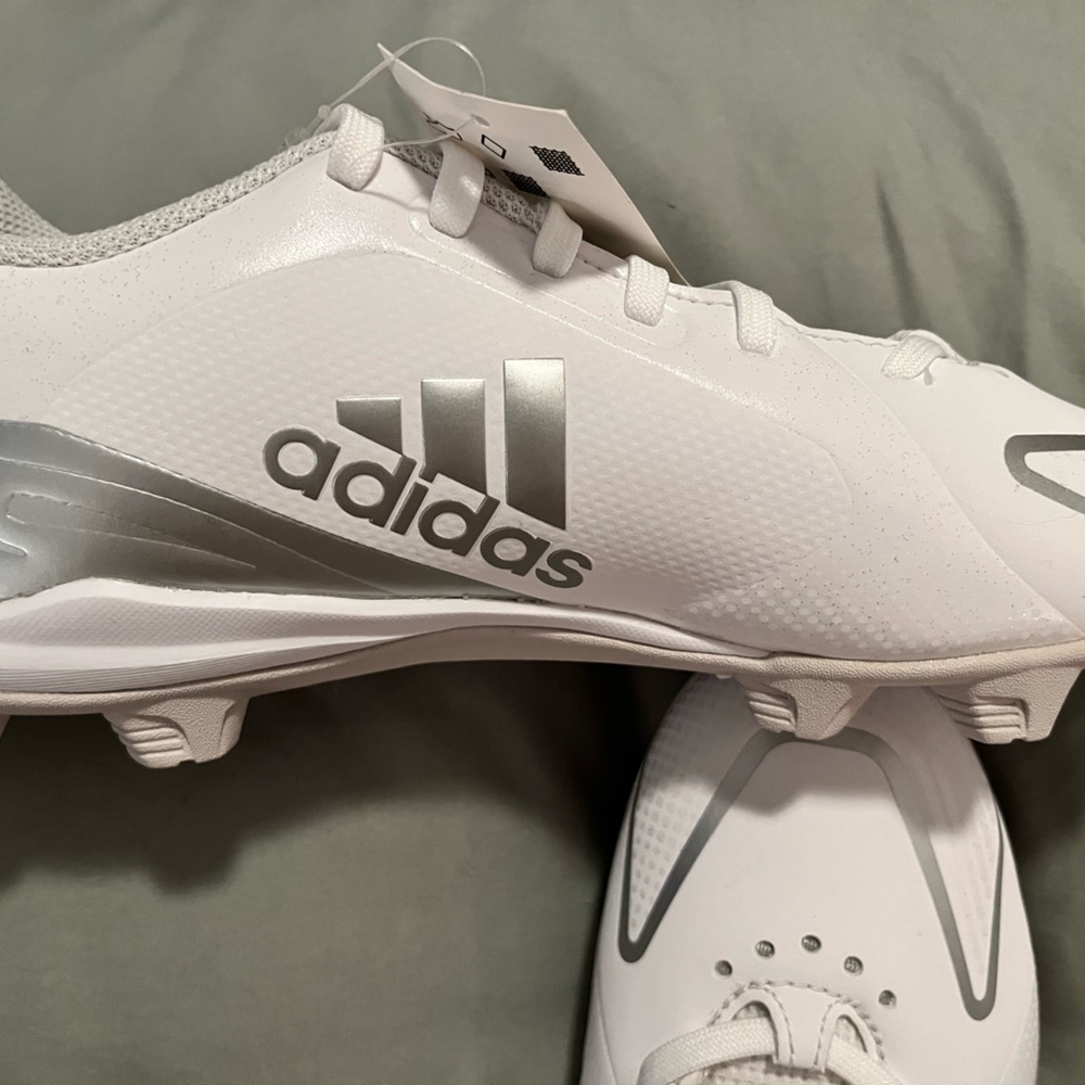Adidas womens size 6.5 softball cleats